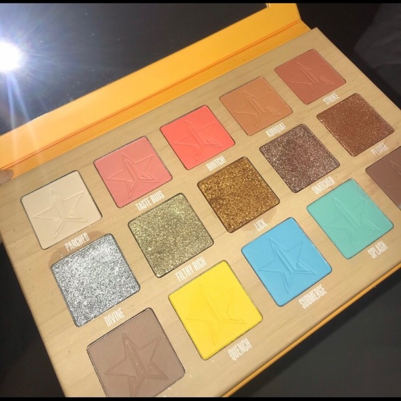 Jeffree Star eyeshadow palette